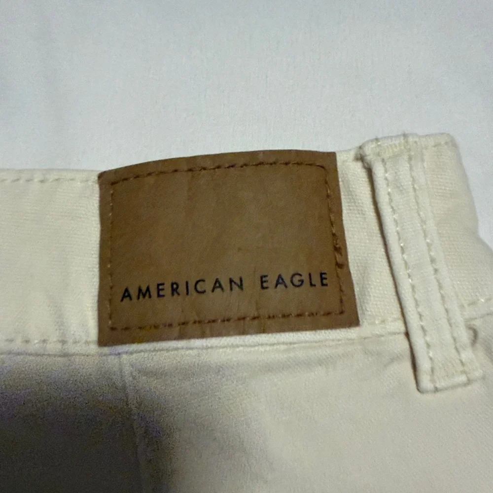 American Eagle Outfitters Cream Highest Rise 90’s Boyfriend Short